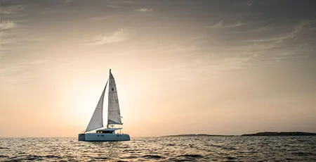 https://d1i3enf1i5tb1f.cloudfront.net/Tour-Images/false-508097/front-damaniyat-islands-by-catamaran.jpg