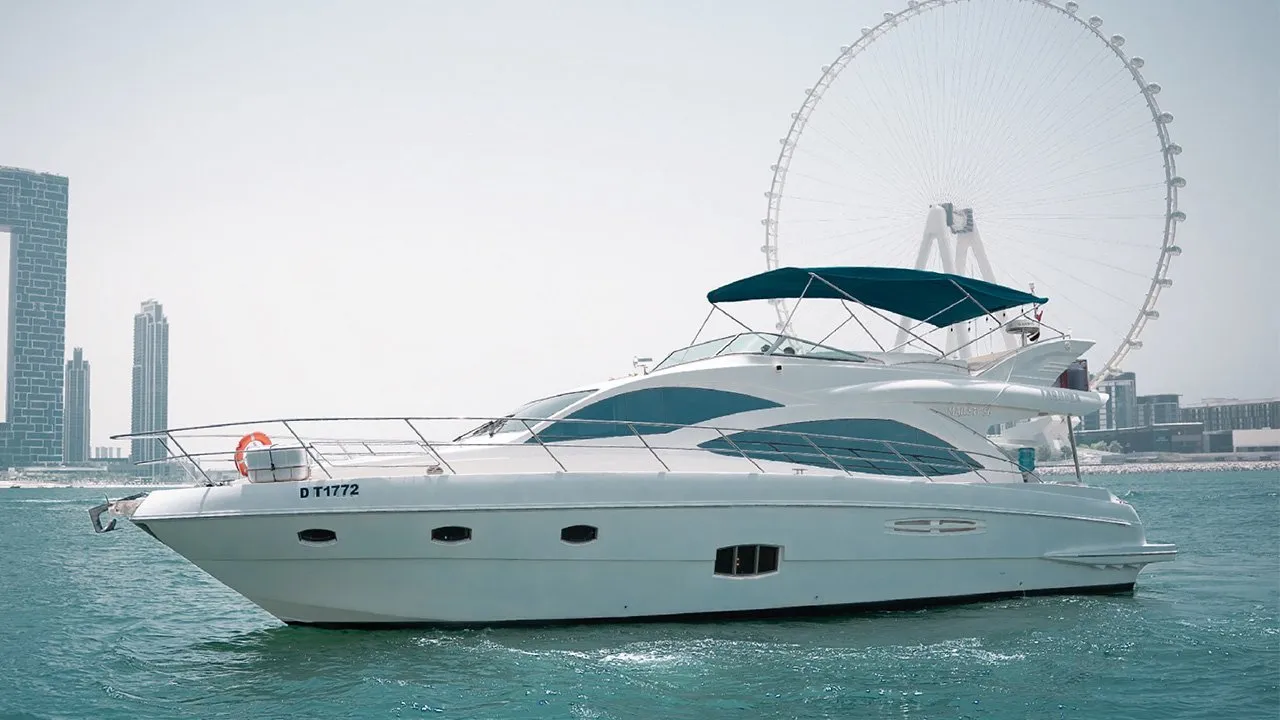 56ft Yacht Luxury Discover Dubai Tour - includes unlimited soft drinks, tea, coffee and water